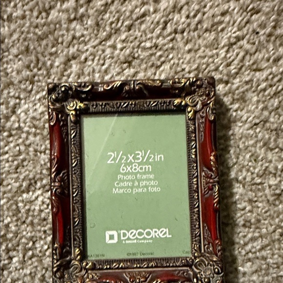 Decorel Vintage 1997 Wooden Ornate Red and Gold Photo Frame - Picture 2 of 7